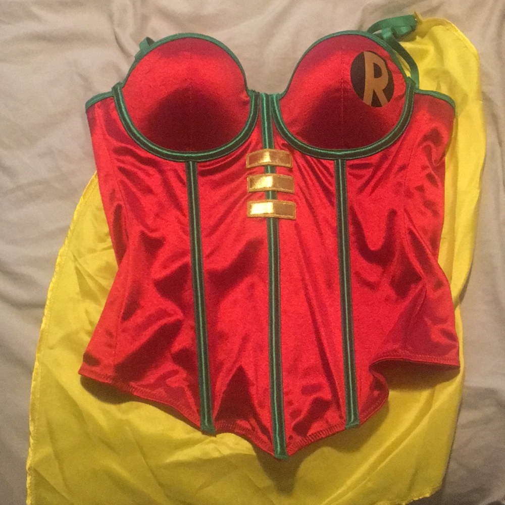 Women’s Robin costume